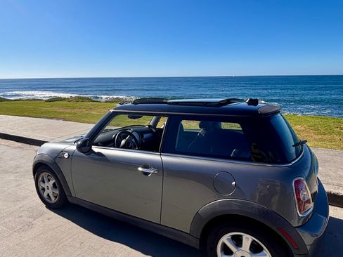 Used 2010 MINI Cooper Hardtop image 11