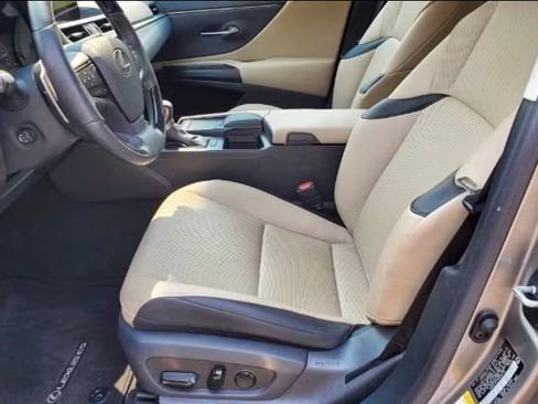 Used 2019 Lexus ES 350 w/ Premium Package image 5