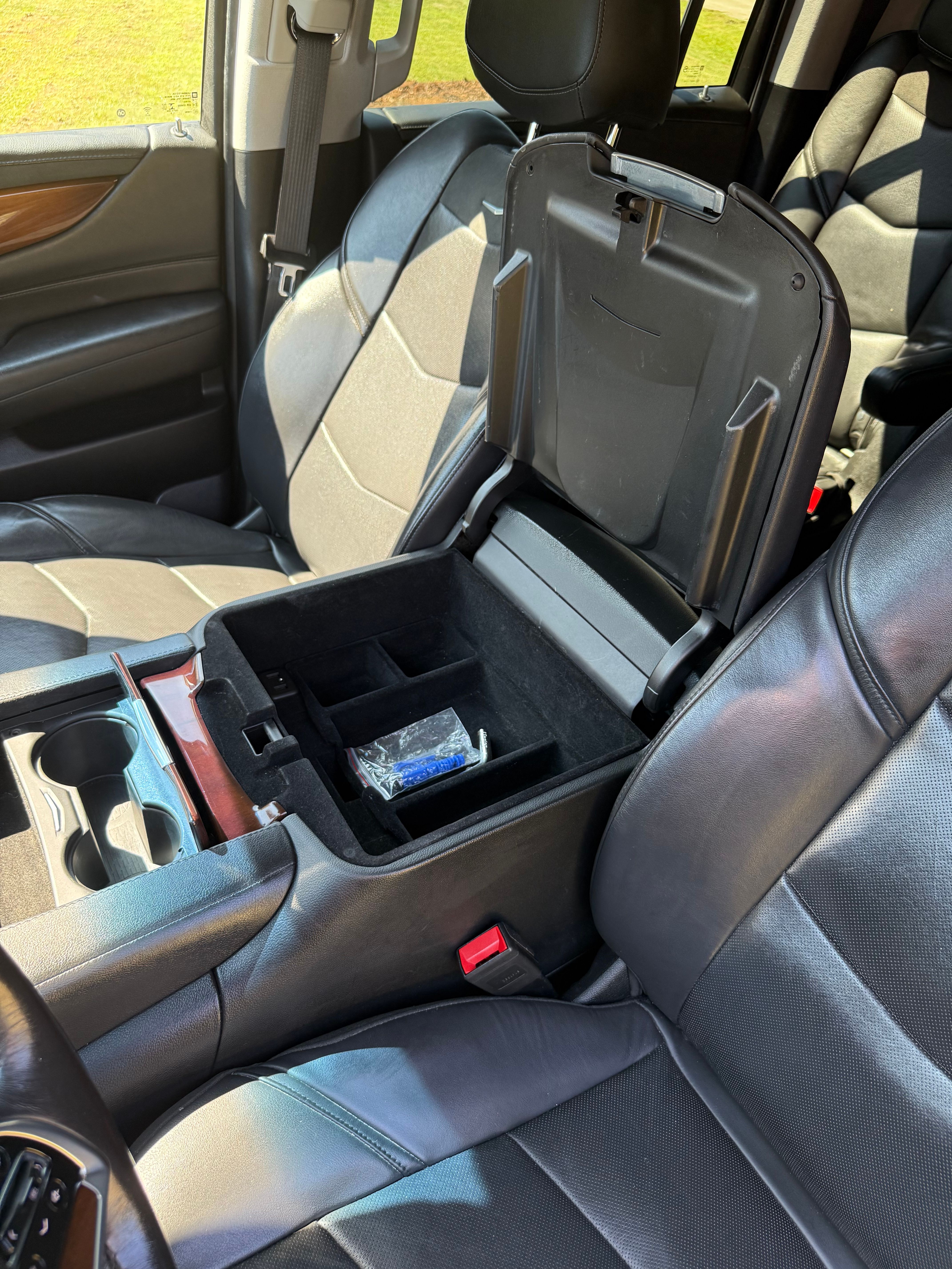 Used 2019 Cadillac Escalade ESV Luxury AWD/4WD image 18