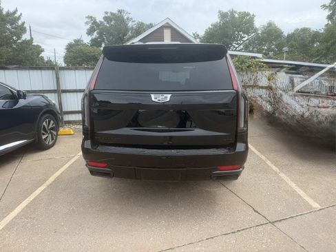 Used 2024 Cadillac Escalade Sport Platinum w/ LPO, ONYX Package AWD/4WD image 9