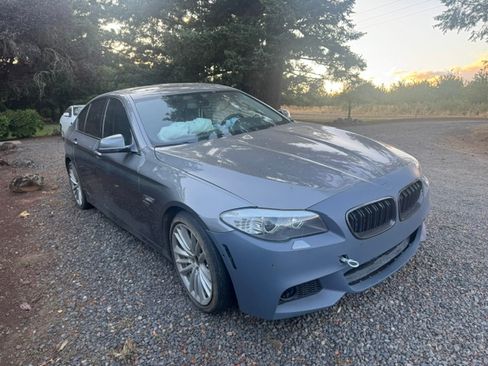 Used 2011 BMW 550i xDrive Sedan AWD/4WD image 5