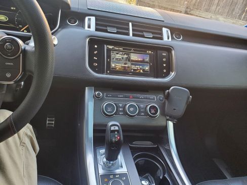 Used 2016 Land Rover Range Rover Sport HSE AWD/4WD image 21
