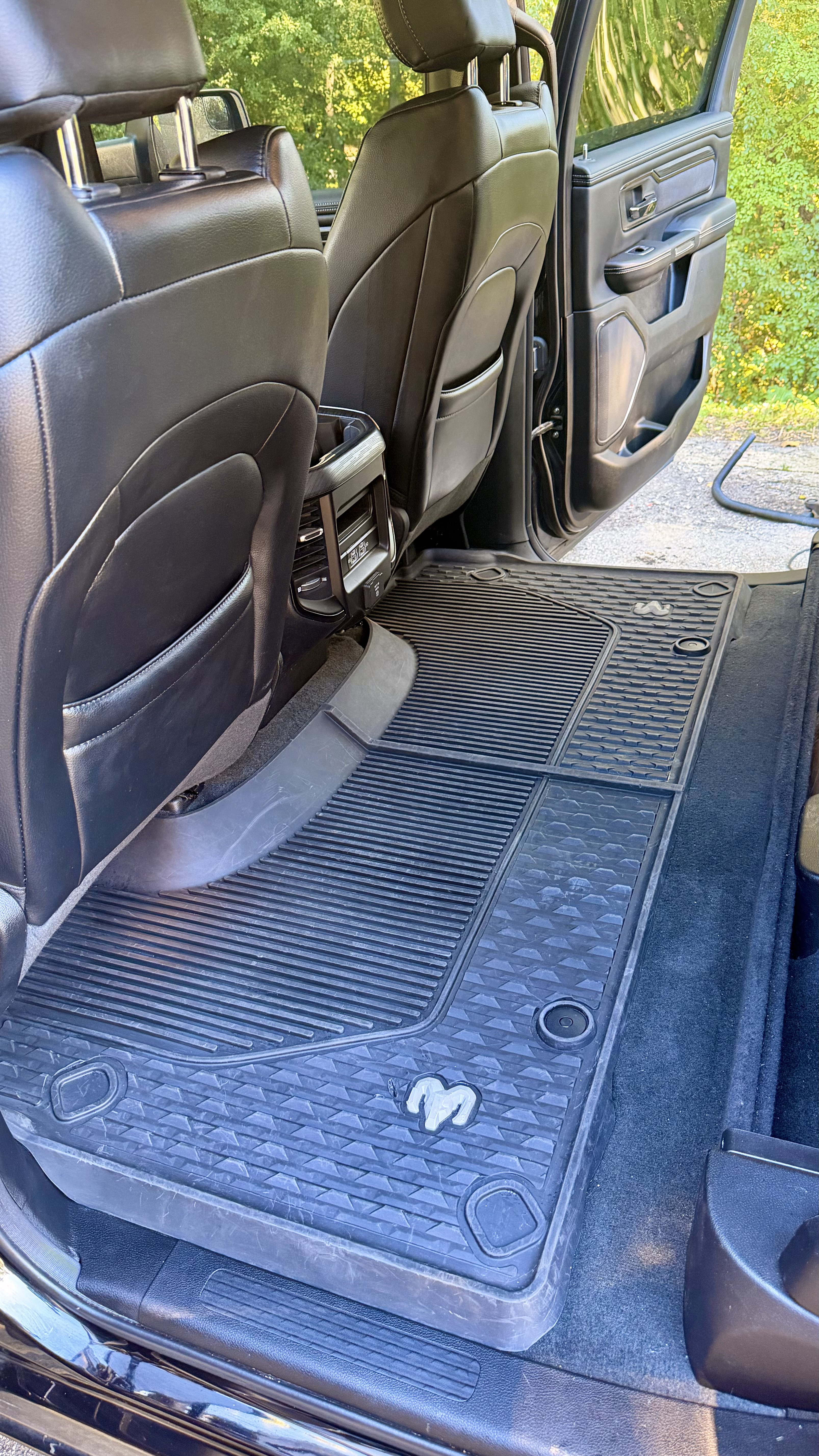 Used 2023 RAM 1500 Laramie AWD/4WD image 15