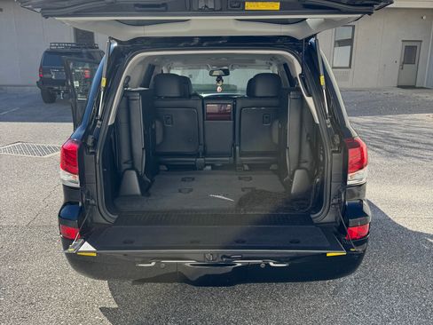 Used 2015 Lexus LX 570 4WD image 9