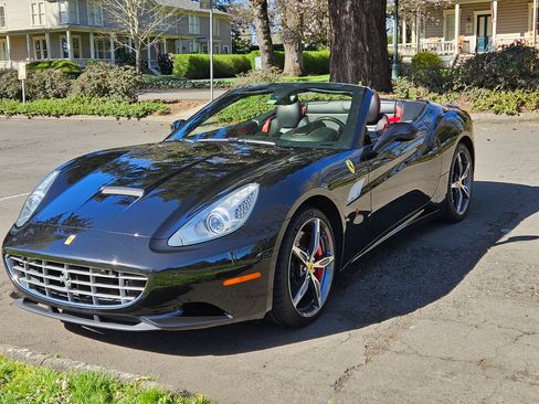 Used 2014 Ferrari California image 1