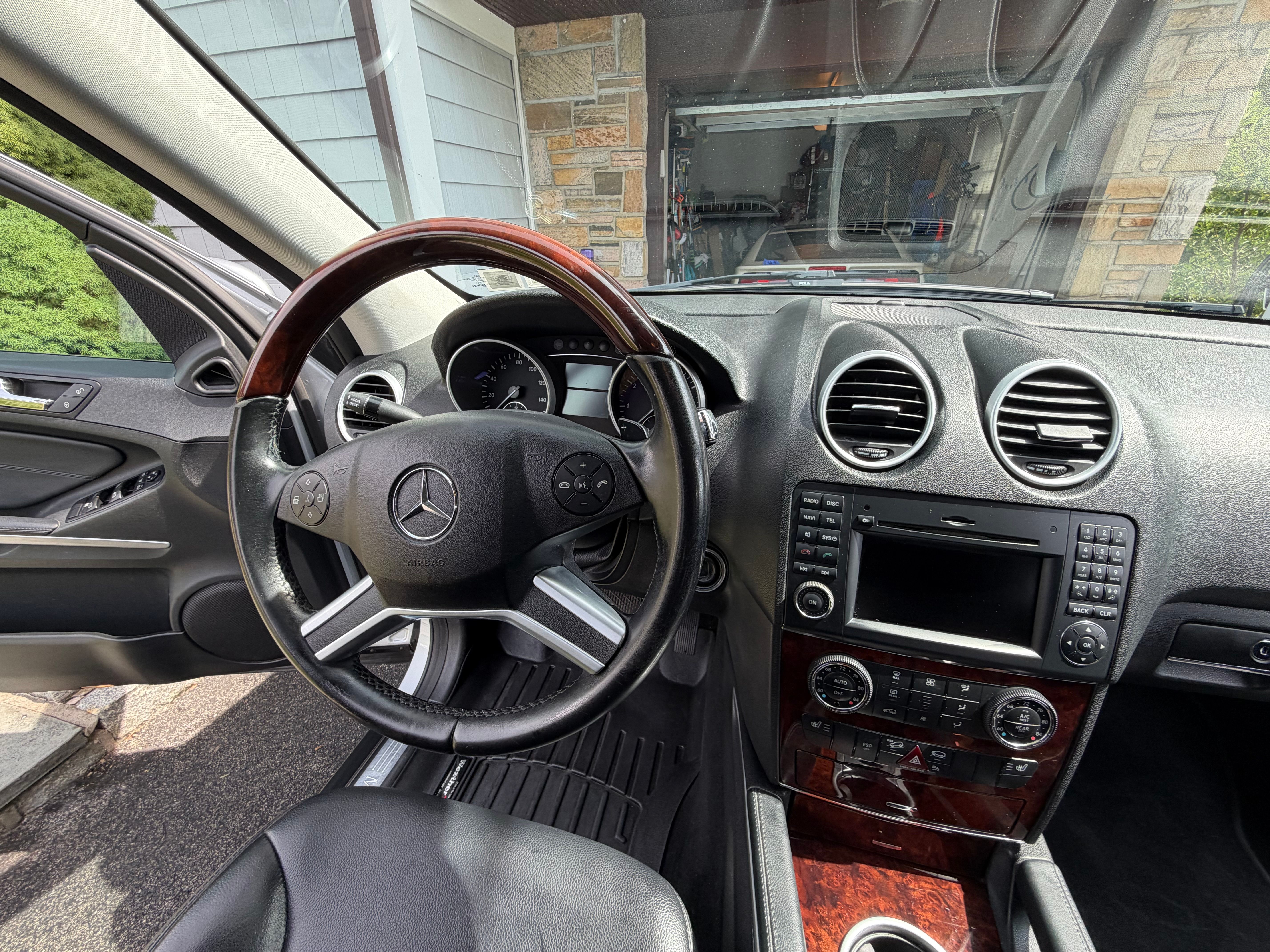 Used 2011 Mercedes-Benz ML 350 4MATIC image 22
