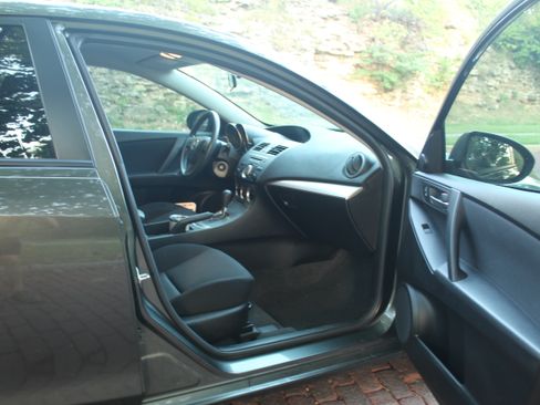 Used 2011 MAZDA MAZDA3 i Touring FWD image 21