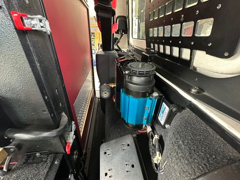 Used 2019 Jeep Wrangler Unlimited Sahara image 12