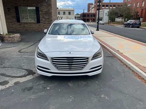 Used 2015 Hyundai Genesis 3.8 image 6