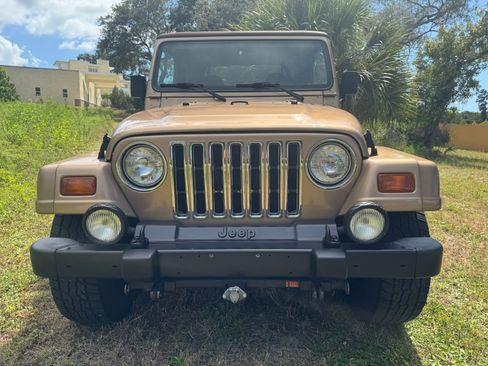 Used 1999 Jeep Wrangler Sahara AWD/4WD image 9