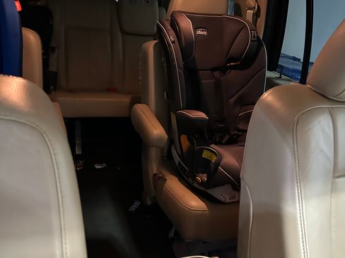 Used 2016 Ford Expedition Limited w/ Equipment Group 301A image 2