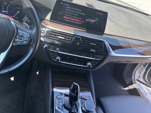 Used 2019 BMW 530e w/ Convenience Package image 14