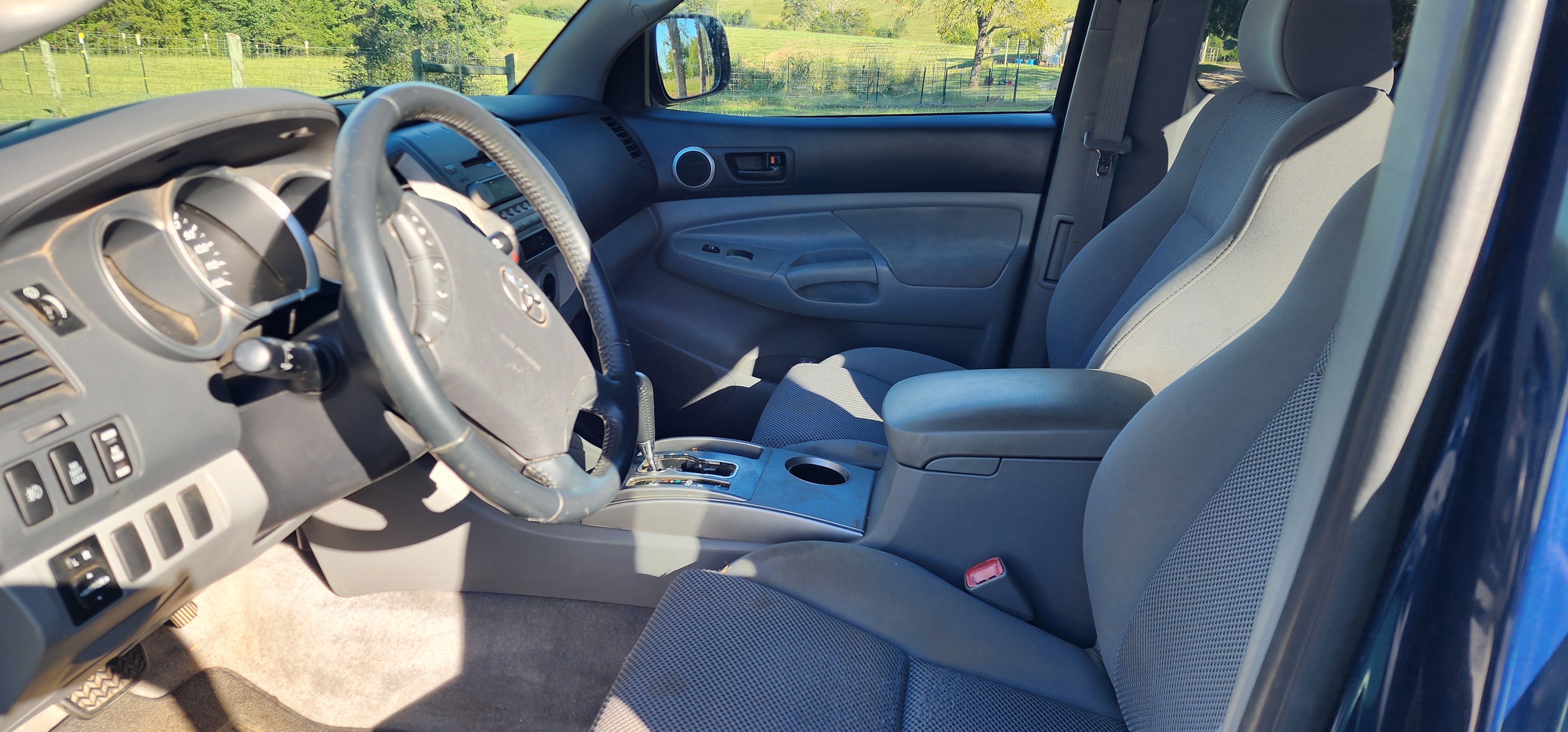 Used 2005 Toyota Tacoma 4x4 Access Cab image 2