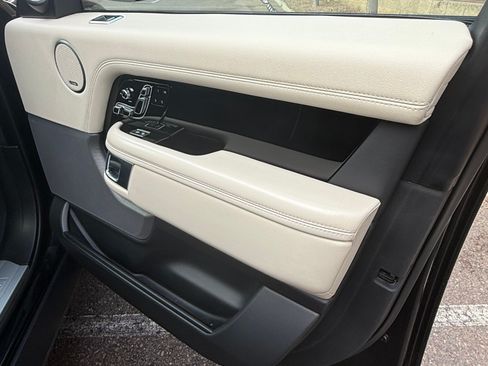 Used 2020 Land Rover Range Rover HSE image 13