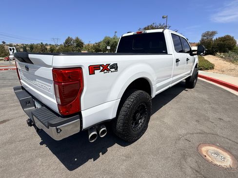 Used 2022 Ford F350 XLT AWD/4WD image 5