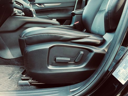 Used 2019 MAZDA CX-5 Touring image 11