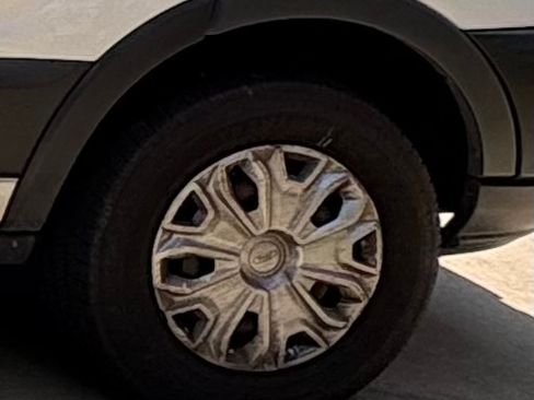 Used 2019 Ford Transit 350 XLT RWD image 2