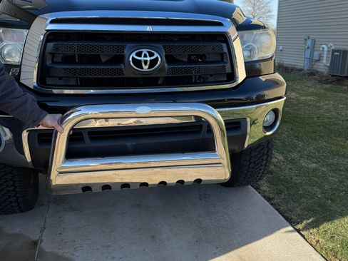 Used 2013 Toyota Tundra SR5 w/ SR5 Pkg image 8