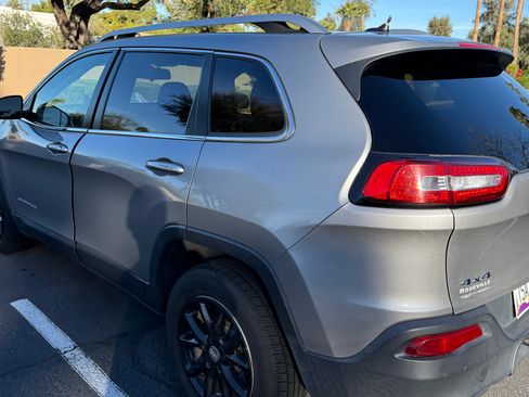 Used 2015 Jeep Cherokee Latitude image 8