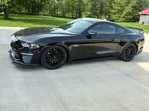 Used 2021 Ford Mustang GT Premium w/ GT Performance Package RWD image 6