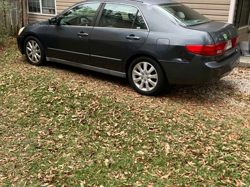 Used 2005 Honda Accord LX image 1