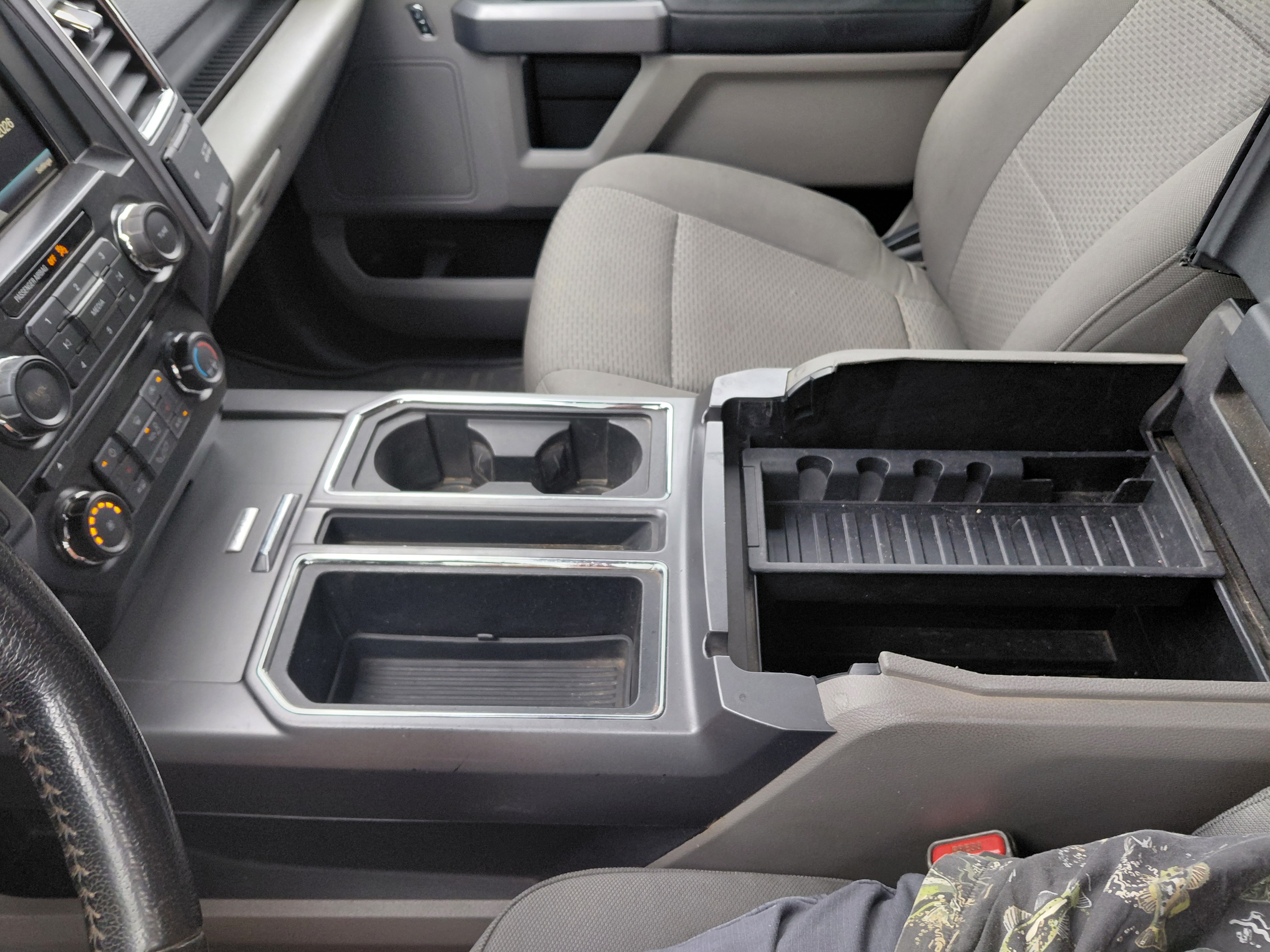 Used 2015 Ford F150 XLT w/ Equipment Group 302A Luxury AWD/4WD image 20