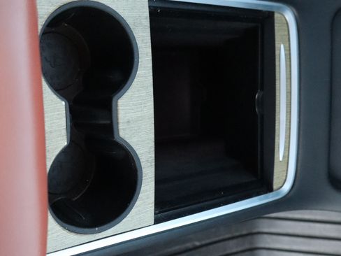 Used 2021 Tesla Model Y Performance image 19