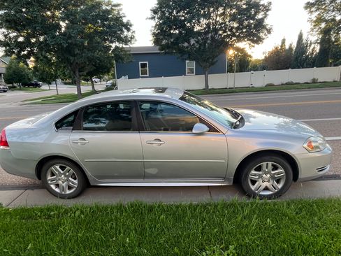 Used 2014 Chevrolet Impala LT w/ LT Sunroof Package FWD image 2