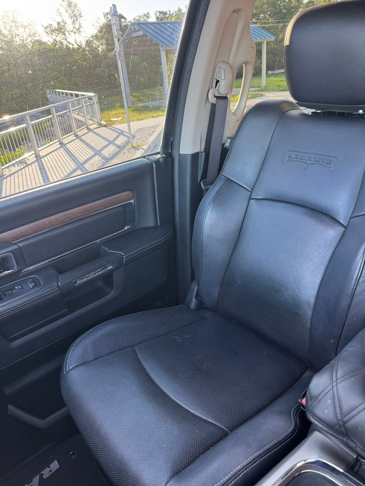 Used 2016 RAM 2500 Laramie AWD/4WD image 23