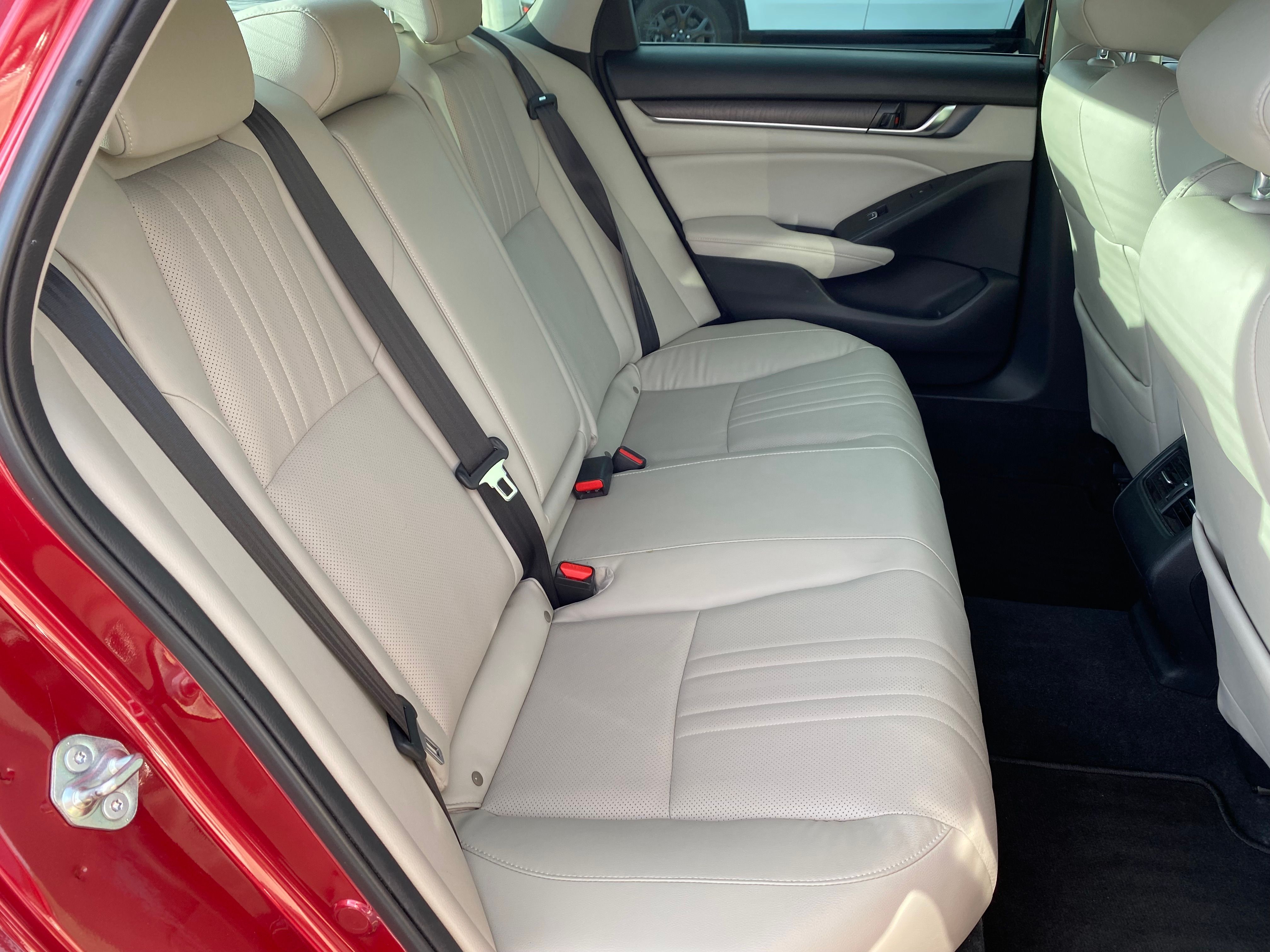Used 2018 Honda Accord Touring image 23
