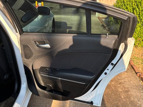 Used 2015 Dodge Charger SXT RWD image 26