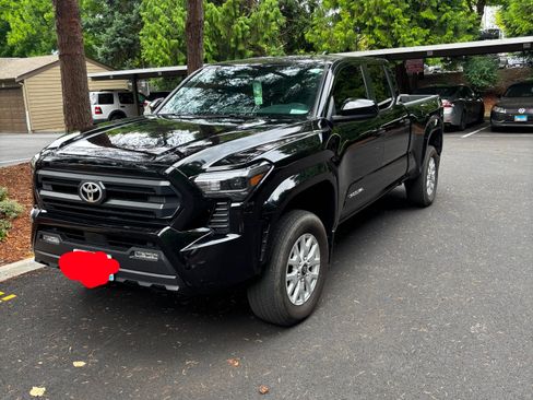 Used 2024 Toyota Tacoma SR5 AWD/4WD image 1