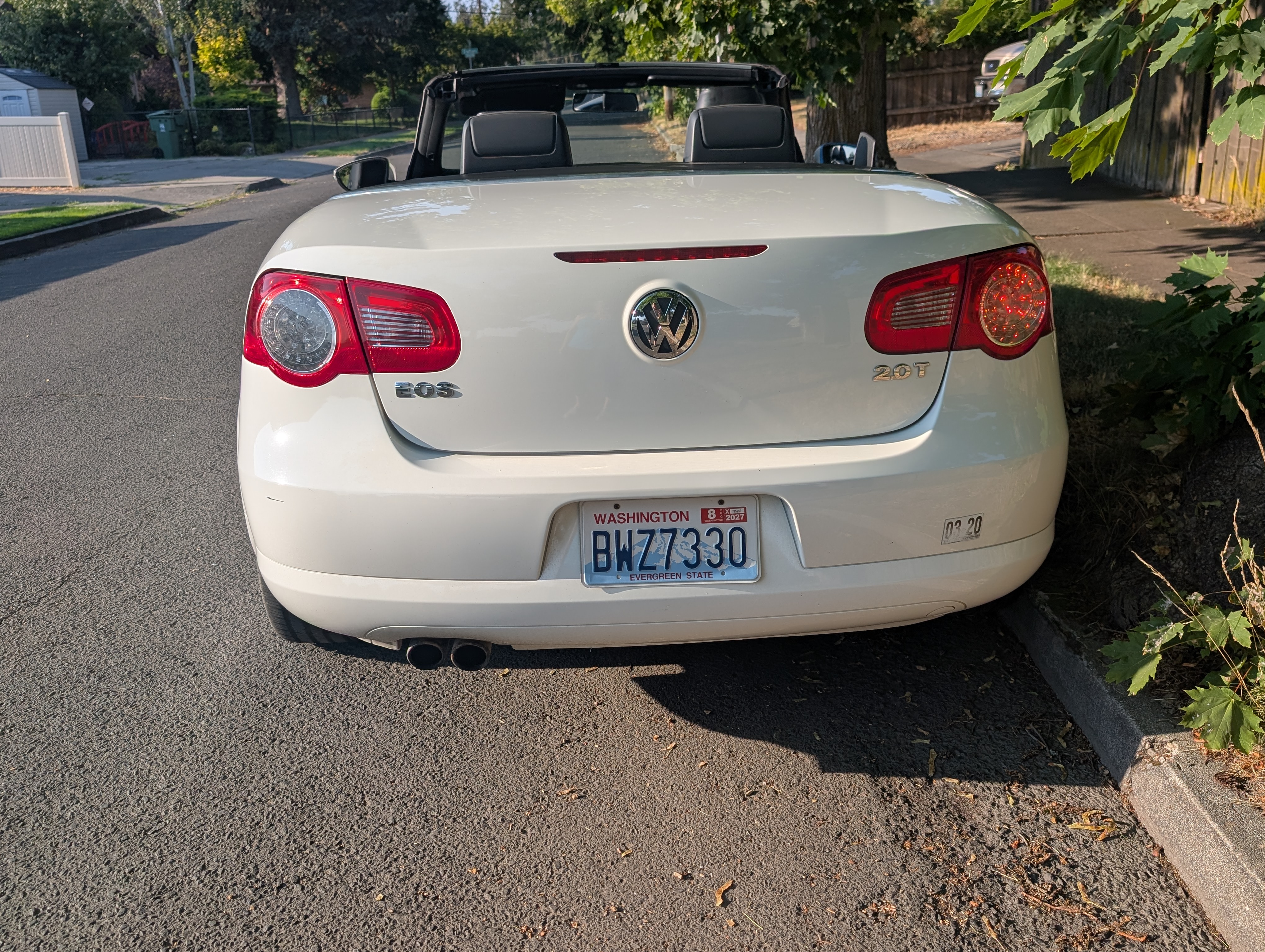 Used 2011 Volkswagen Eos Komfort FWD image 17