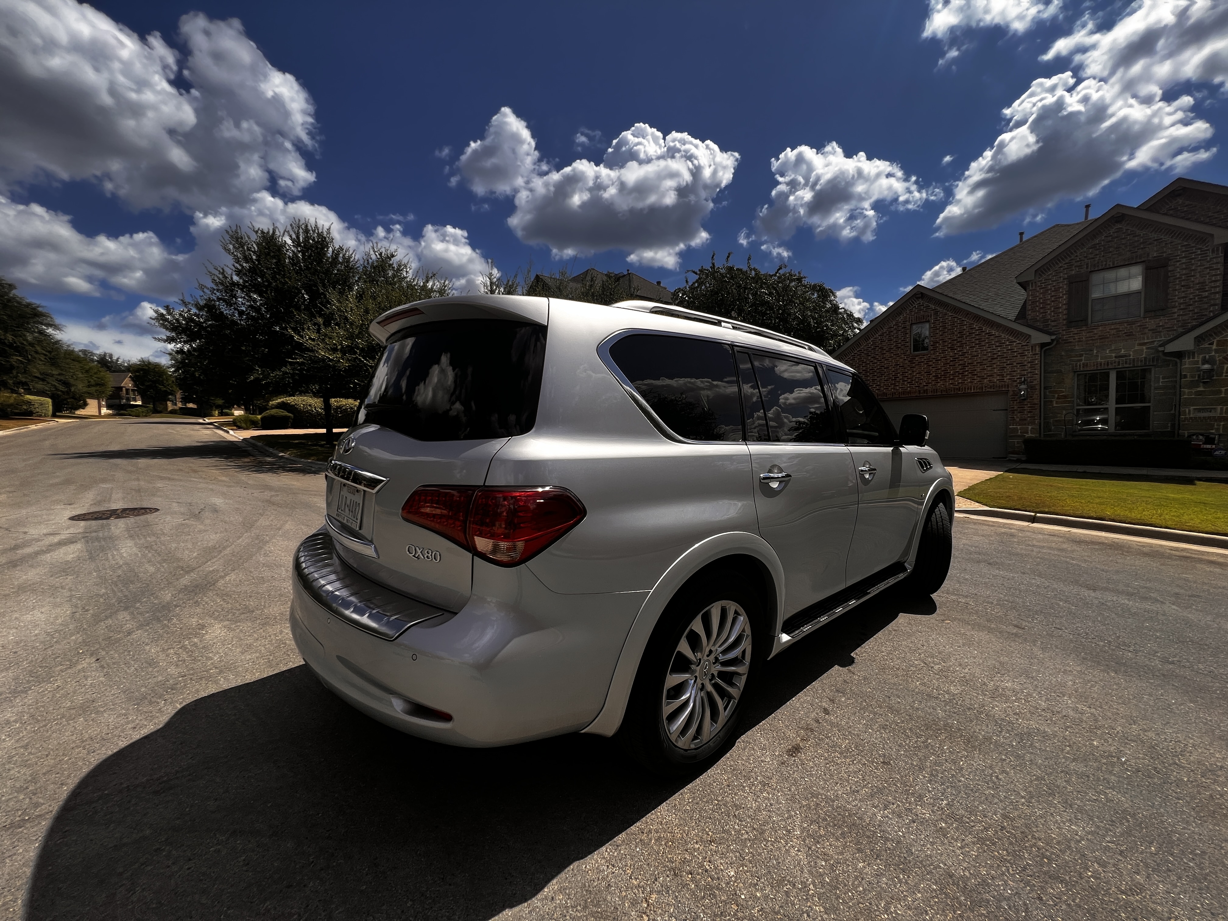 Used 2016 INFINITI QX80 2WD w/ Deluxe Technology Package image 9