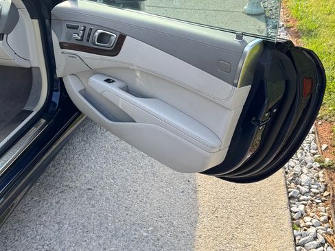 Used 2013 Mercedes-Benz SL 550 image 21