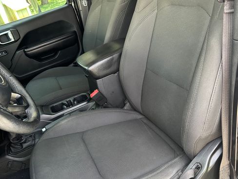 Used 2018 Jeep Wrangler Unlimited Sport S AWD/4WD image 16