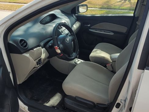 Used 2007 Toyota Yaris S image 11