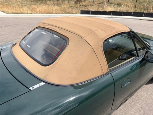 Used 2001 MAZDA MX-5 Miata SE image 11