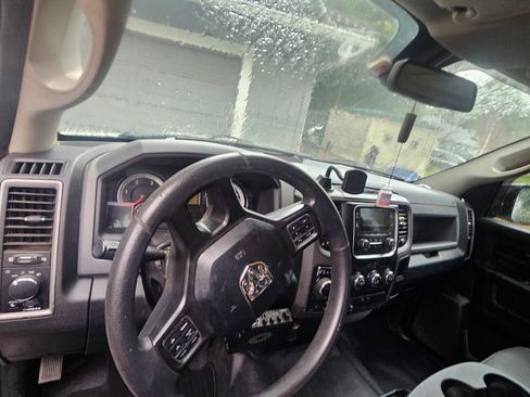 Used 2018 RAM 1500 Tradesman w/ Chrome Appearance Group image 16