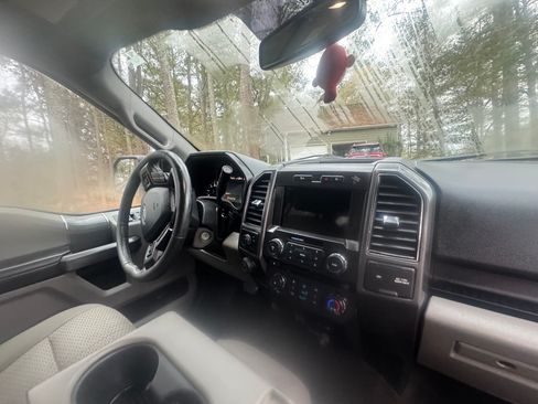 Used 2018 Ford F150 XLT w/ Equipment Group 302A Luxury image 8