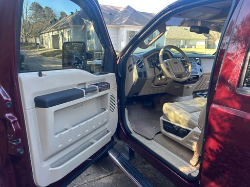 Used 2008 Ford F250 Lariat image 14