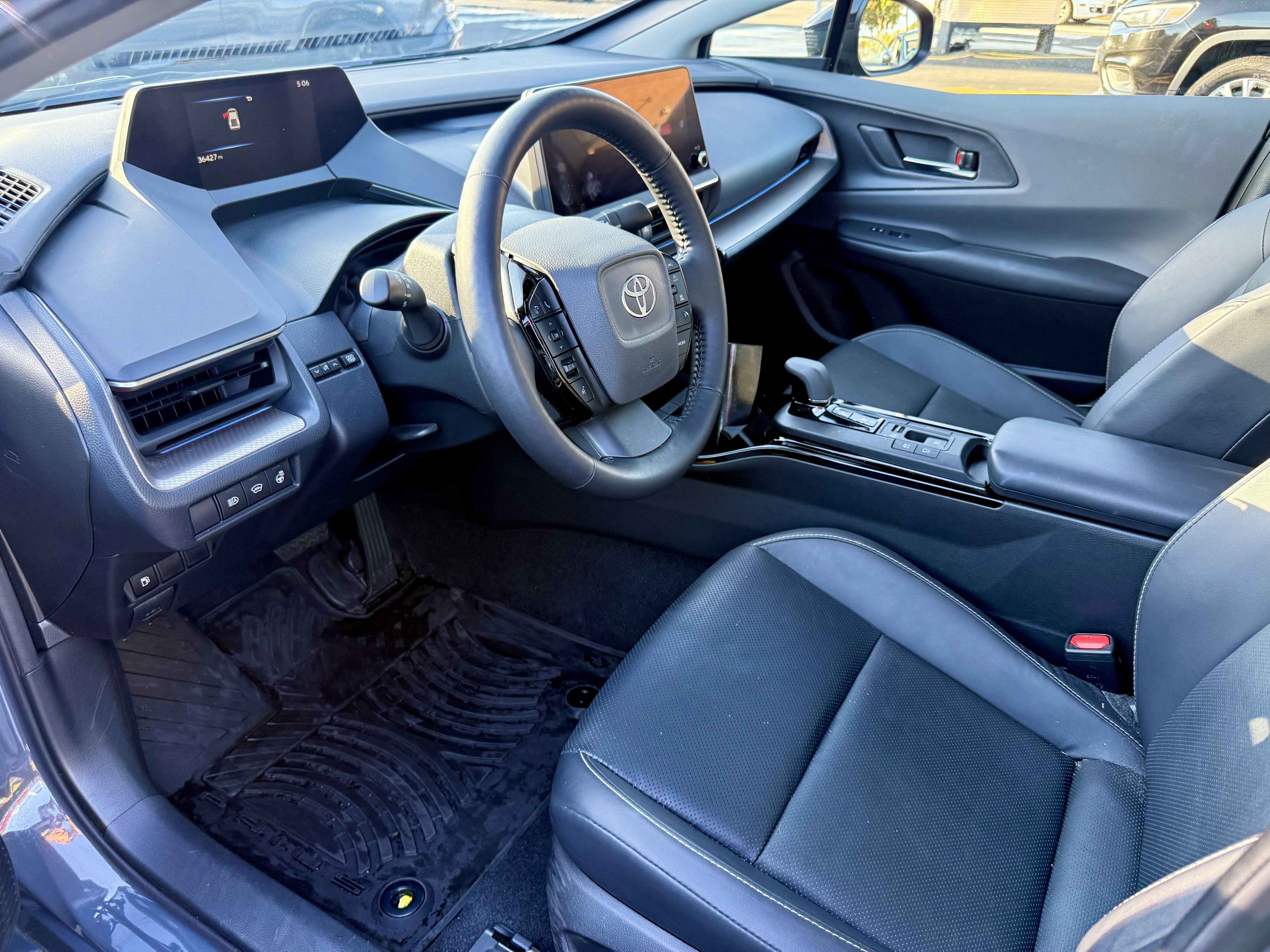 Used 2023 Toyota Prius XLE AWD/4WD image 19