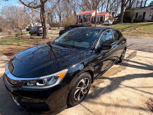 Used 2016 Honda Accord LX image 10