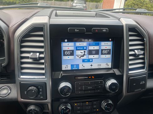 Used 2016 Ford F150 Platinum w/ Equipment Group 701A Luxury AWD/4WD image 24