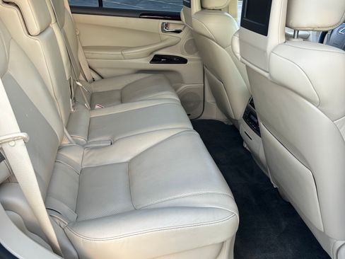 Used 2013 Lexus LX 570 4WD w/ Luxury Pkg image 22