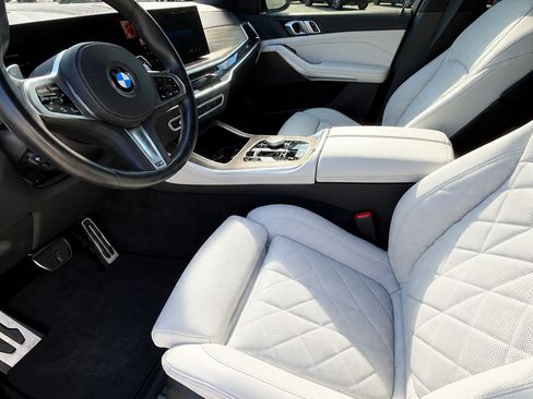 Used 2024 BMW X5 sDrive40i w/ M Sport Package RWD image 5
