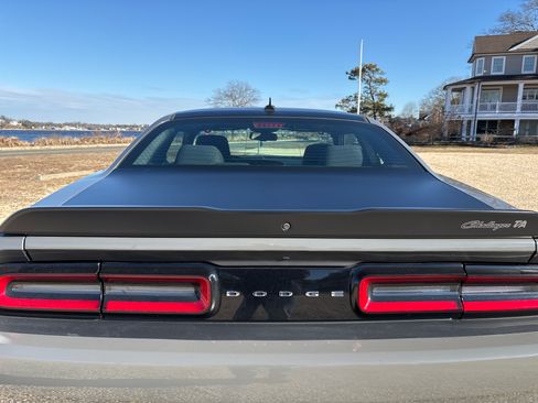 Used 2017 Dodge Challenger R/T w/ Quick Order Package 28P T/A image 9