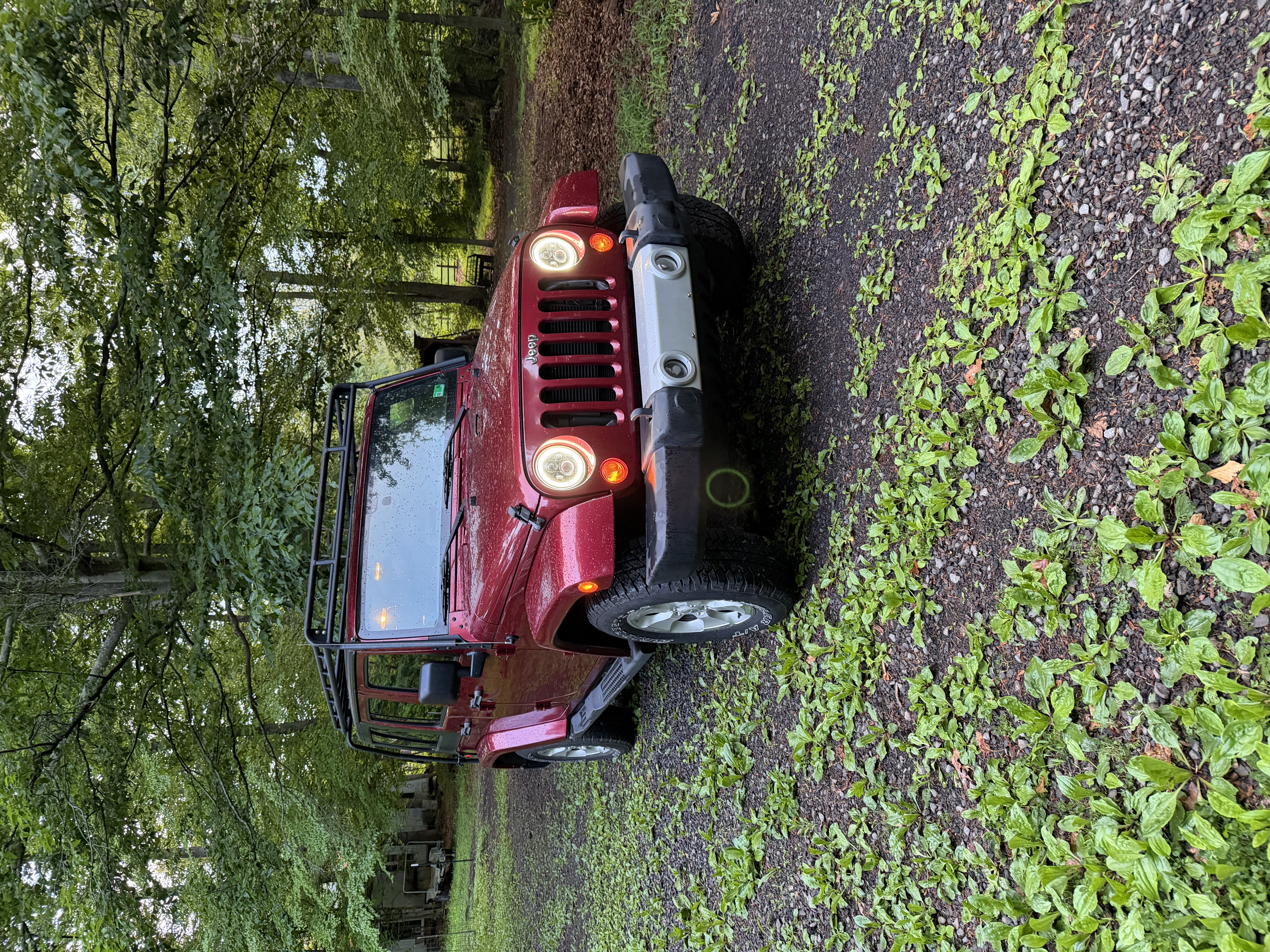 Used 2012 Jeep Wrangler Unlimited Sahara w/ Dual Top Group AWD/4WD image 6