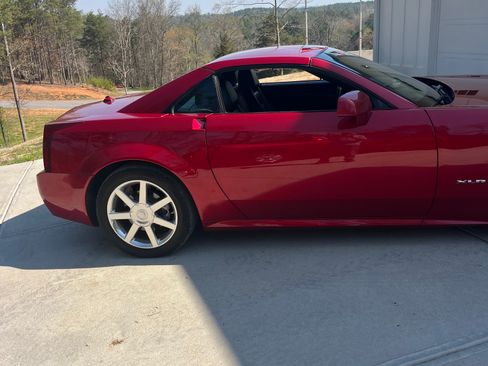 Used 2005 Cadillac XLR image 6