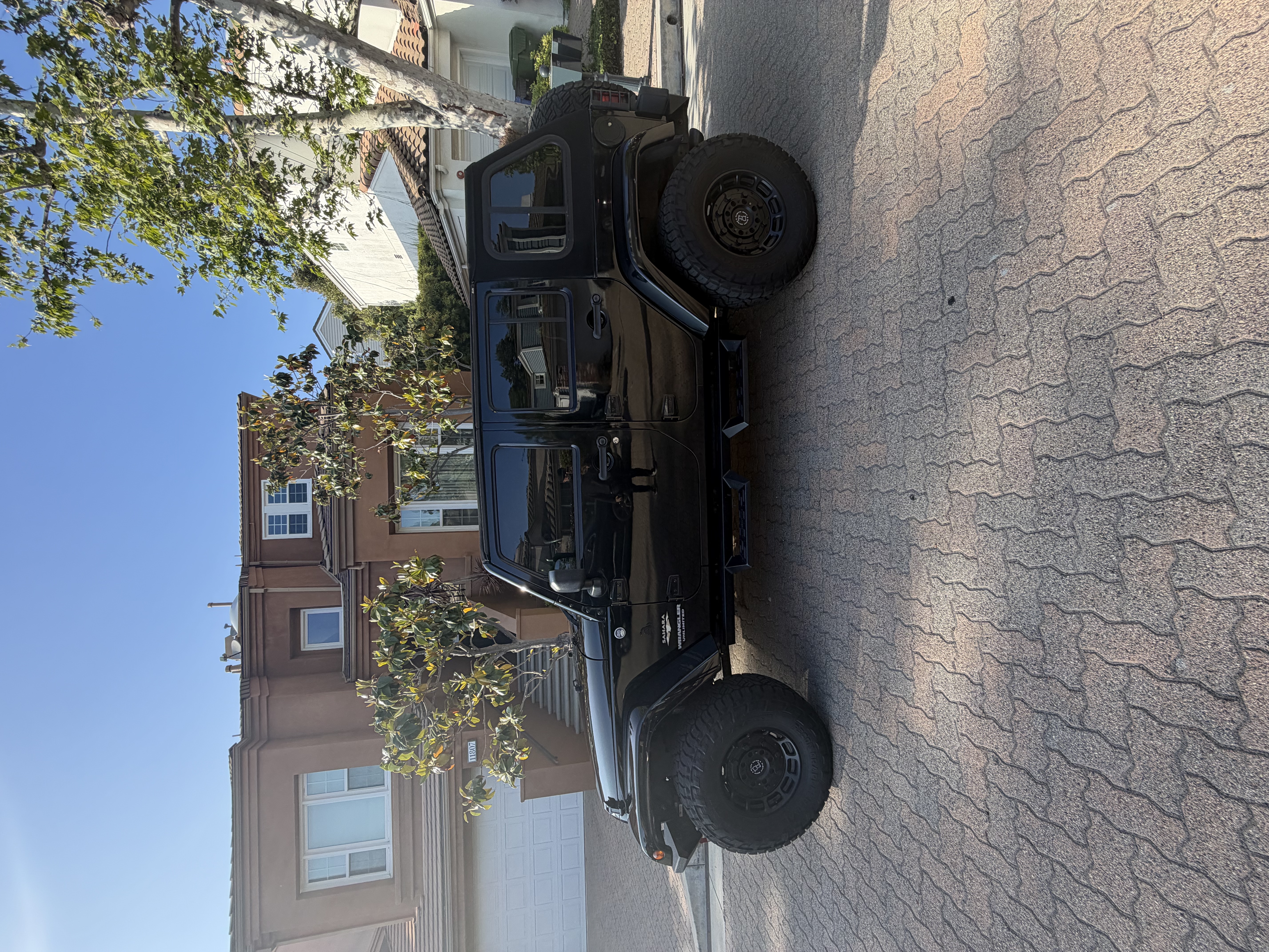 Used 2008 Jeep Wrangler Unlimited Sahara w/ Dual Top Group AWD/4WD image 2
